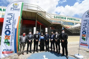 Governador Wellington Dias faz entrega de reforma do Hospital Infantil Lucidio Portella