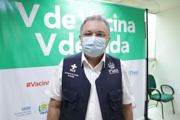 Governo vai exigir comprovação de vacina para entrar em órgão público