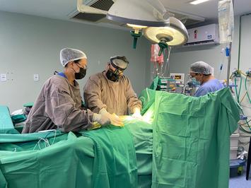 HGV realiza cirurgia rara de retirada de tumor no coração