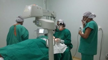 Trinta pacientes passam por cirurgias de catarata no HGV