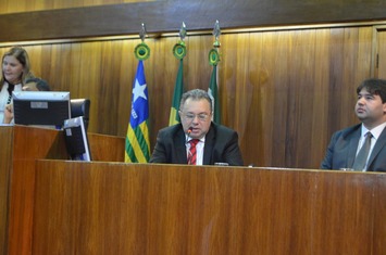 Florentino Neto apresenta avanços da saúde na Assembleia Legislativa