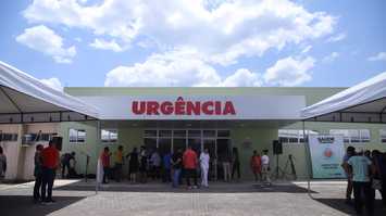 Florentino Neto participa de inauguração de setor de Urgência e Emergência em União